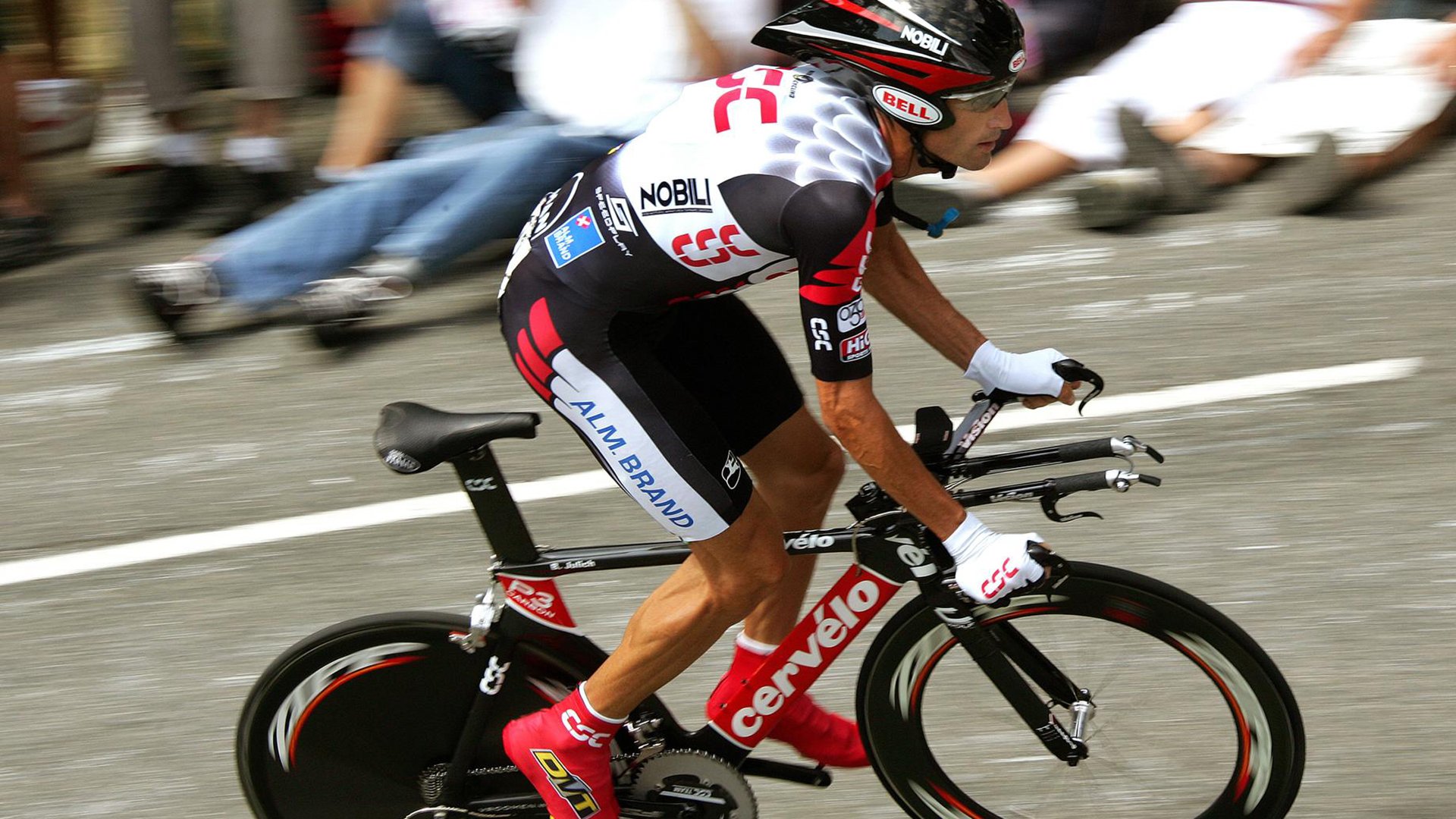 佩拉卡尼亮相蝶泳决赛引热议，佩拉斯卡